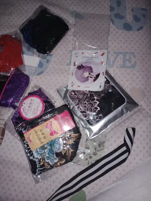 宝贝不错，物流也快，回来就试穿了一下，正好合身，感谢卖家送的小礼物很喜欢，下次还会关顾。