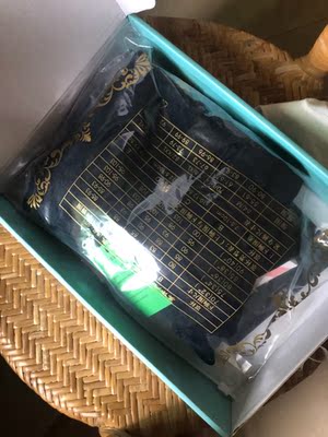 卖家推荐的尺码很合身哟。