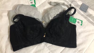 值得购买，薄，透气，价格也挺公道的。选的尺码也刚好合适，聚拢也收副乳。以后就这家店买内衣了。