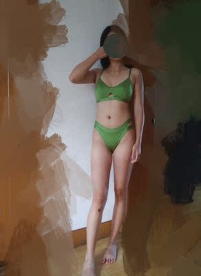 很舒服 颜色正 好看 就是短裤太松了 而且没有绳子可以收 下海容易掉