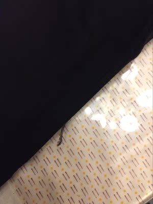 合身。但是要注意细节。品牌货还会看到这些。有些不舒服 合身。但是要注意细节。品牌货还会看到这些。有些不舒服