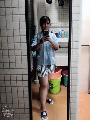 衣服很好看哦 161 66kg的胖子本胖都可以穿哦,布料也很舒服,我买的两百多一套感觉也和这个没什么差别 衣服很好看哦 161 66kg的胖子本胖都可以穿哦,布料也很舒服,我买的两百多一套感觉也和这个没什么差别