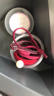 如果有个叉垫就更好了、会显得丰满一些，这样穿也挺不错挺舒服的、款式也好看、谢谢店家送的头绳还有洗衣袋，还有两个延长带