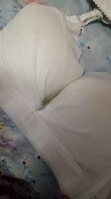 内衣收到了，包装完好无损，穿着舒服，不勒，又薄比想象中的好。喜欢买二还送内裤，加长扣棒棒哒