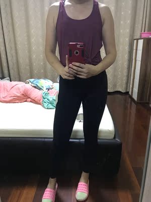 第二条了,这次买了黑色,很棒,健身穿很有弹性,客服超有耐心的! 第二条了,这次买了黑色,很棒,健身穿很有弹性,客服超有耐心的!