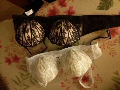 很满意呀，看评论说会偏小一点，其实没有呢，很适合，很喜欢。聚拢效果很好，最近在减肥，等胸围小了再来买