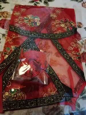 宝贝很快收到了，东西很漂亮。期待中