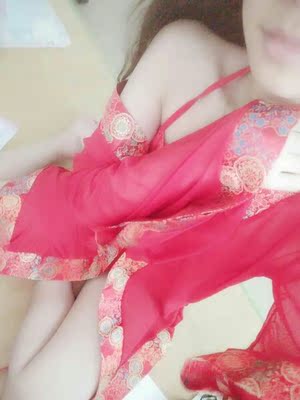 衣服收到了,质量很好,穿上很性感,古装别有一番味,特别喜欢。。。 衣服收到了,质量很好,穿上很性感,古装别有一番味,特别喜欢。。。