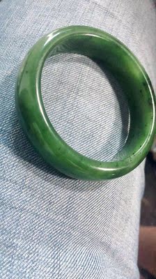 吐槽求鉴定!红酥手和田玉手镯怎么样,属于什么档次,是真假