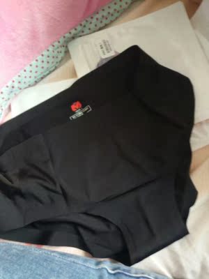 一直用梦邦的内裤。春夏秋冬都它。没错。穿等于没有穿。。。超级棒 一直用梦邦的内裤。春夏秋冬都它。没错。穿等于没有穿。。。超级棒