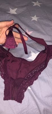 一天没穿到，就崩了，啥垃圾质量，本人也不胖，竟然脱线断了，天猫不能给差评，130多就买了个一次性，真的太垃圾了，严重怀疑天猫是否是正品，还是去商场买吧，打折下来也不贵，质量至少有保障啊，一次性物品真的太气人了，无语！！！