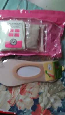 宝贝很不错,店家还送了礼品。喜欢。 宝贝很不错,店家还送了礼品。喜欢。