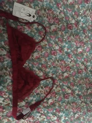 不错哦，很性感，很显白，很好看哦嘻嘻