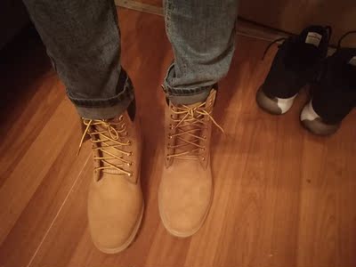 鞋子收到，大小刚好，物流也很快。很满意的一次购物好评！