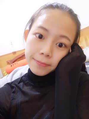 看到好多好评才买的，果然是性感，很诱人哈哈哈哈，男朋友说很好看，叫我不要穿内衣了哈哈哈哈害羞.....衣服打底很舒服，质感很好，个人比较喜欢嘻嘻嘻嘻