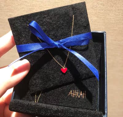 戴过一段时间感觉自己萌萌哒，确实好看，特地拍的拍的照片。喜欢的小伙伴可以买啦！