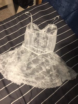 宝贝今天收到了就过来评价了。 本来没有抱太大的希望,因为价格比较便宜,是赶着七夕活动的时候买的,才60多块钱,但是收到之后真的惊艳了。衣服是蕾丝的,是很软的丝,以为会很硬,但收到后发现一点都不硬,是那种很高档的蕾丝。拿到手我试了一下,很显身材!真的很显身材!但是有一点,一定要贴乳贴,会漏点!!本来以为卖家会送的,结果没送,总的来说,宝贝很好,很仙 宝贝今天收到了就过来评价了。 本来没有抱太大的希望,因为价格比较便宜,是赶着七夕活动的时候买的,才60多块钱,但是收到之后真的惊艳了。衣服是蕾丝的,是很软的丝,以为会很硬,但收到后发现一点都不硬,是那种很高档的蕾丝。拿到手我试了一下,很显身材!真的很显身材!但是有一点,一定要贴乳贴,会漏点!!本来以为卖家会送的,结果没送,总的来说,宝贝很好,很仙