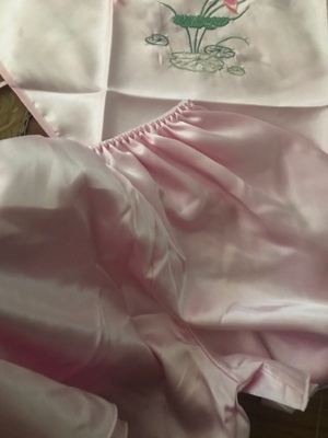 还会继续回购白色睡衣哈……第一次买到这么好的衣服!值 还会继续回购白色睡衣哈……第一次买到这么好的衣服!值