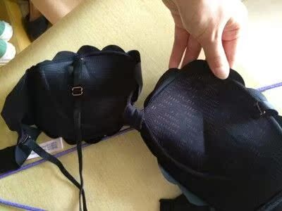 这款真的好好看呀，设计的特美～这个花瓣形状配这个颜色真的好看又高大上，而且聚拢啊～穿着也舒服～