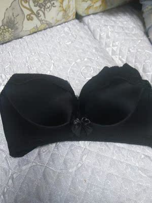 宝贝收到了 手感特别好 穿起来不嘞不紧很舒服 还能把胸型衬托的很美 超喜欢