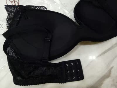 这件给姐姐了自己穿不惯这种内衣，但是摸起来布料挺舒服的