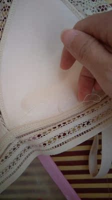 质量很一般，上面还有好多线头，胸小，称不起来