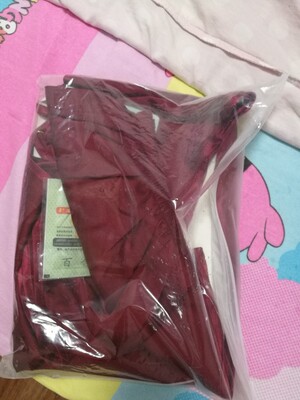 穿了才来评价的~一开始怕后面的带子系着睡觉会咯,但是完全没有哦~很完美~ 穿了才来评价的~一开始怕后面的带子系着睡觉会咯,但是完全没有哦~很完美~