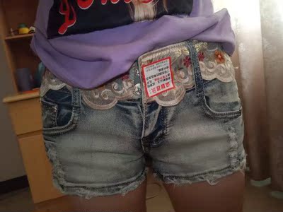 裤子我蛮喜欢的，好看也不掉色，属于短款的。