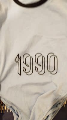 喜欢喜欢，这个衣服真的非常适合我的风格，这个价格，这个质量没的说，绝对会回购