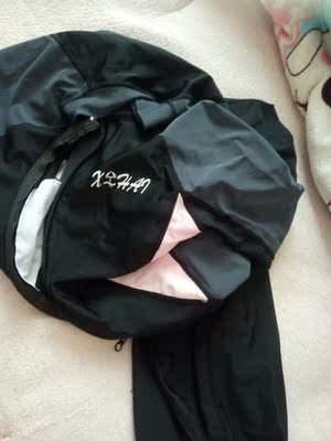 还可以，第二次买了，晾一晚上就能干了。比较贴身，弹性大。