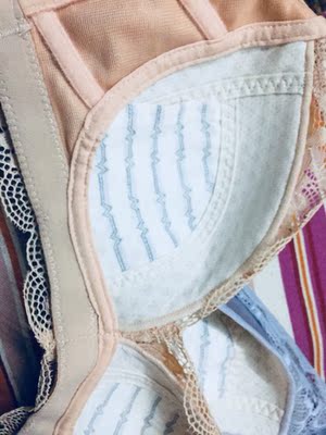 因为本宝宝很懒，收到的东西好，自然给好评，但是每次写好多好多字有点费劲的，所以特地先写了这样一个评论。客观来说，买了东西就想赶快收到货，这家店铺的发货速度还是可以的。^_^其次，客服回答的态度也比较耐心，毕竟，现在好的服务会给这个店铺加印象分的，希望售后服务也能跟售前保持一致。^_^然后，说说买的东西吧，性价比也还行，在我的期望范围内。如果本宝宝对这件东西的质量严重抵触，极其不喜欢的话，肯定会非常非常愤怒💢。最后总结一下: 这个东西综合各方面考量，还是入手的。