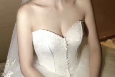 非常满意  很粘 不担心会掉下来 还可以起到向上提拉的效果 厚度很适宜 质量不错 没有味道。料子舒服舒适 比之前买的好很多 以后还会来买 很满意。服务也很好 很愉快的购物体验！很适合拍照和婚礼现场 什么衣服都能配 平时穿也好 总之就是好 太好了 太喜欢了 太满意了