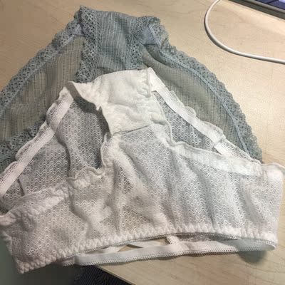 超级美的!图一是最软的最舒适。图二不软不硬,图三两条的花花有一点点硬,皮肤脆弱的宝宝们可能不合适 超级美的!图一是最软的最舒适。图二不软不硬,图三两条的花花有一点点硬,皮肤脆弱的宝宝们可能不合适