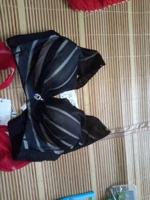 内衣收到了，挺好的。质量很不错，码数挺正，穿上很舒服，卖家人很好，也很有耐心的解答，物流快，这个价格买到两件内衣确实挺划算，和我想象中的差别不大，大家放购买的吧，为这款内衣赞赞赞