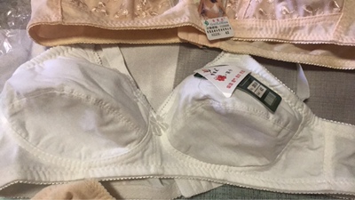 物流很给力。质量好，棉质柔软细腻舒服。老妈很合适，这个价格美丽，性价比超高.好评百万百，满意百分百。绝对物超所值