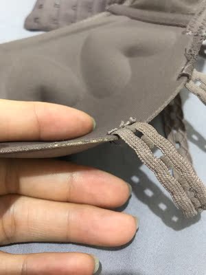 亲们,看清楚了,这是我8月20号买的一共穿了十多天,每次都是手洗的,感觉跟穿了好几年的感觉,联系客服只是说声抱歉,再赔20的券给我,我买的是生活必需品,钱我自己会赚,不是别人施舍来的 亲们,看清楚了,这是我8月20号买的一共穿了十多天,每次都是手洗的,感觉跟穿了好几年的感觉,联系客服只是说声抱歉,再赔20的券给我,我买的是生活必需品,钱我自己会赚,不是别人施舍来的