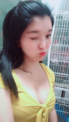 衣服太性感了,只能直播穿。出门不敢穿🙈 衣服太性感了,只能直播穿。出门不敢穿🙈