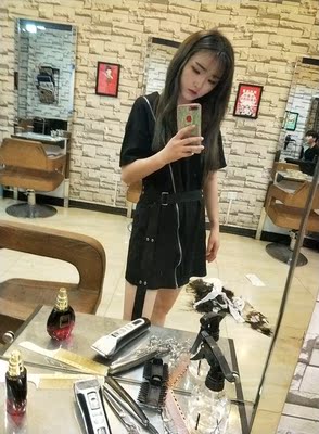 夏日福利啊 大胸妹子不要犹豫了 绝对显小  穿别的太闷了感觉  这个穿起来特别舒服  主要是不嘞  而且要给卖家点个赞 哈哈哈  送的乳贴忘了特意补发给我 比心比心❤  穿起来悄性感哦  内衣就认准你家了以后