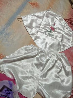 还不错,好评,挺性感,晚上睡觉穿着吹空调风扇的肚子不着凉。逛了好几家,这个好看点,实惠。 还不错,好评,挺性感,晚上睡觉穿着吹空调风扇的肚子不着凉。逛了好几家,这个好看点,实惠。