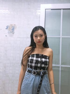 可以说是敲好看了吧 真滴物美价廉  跟之前买滴64滴质量一模一样 美滋滋 又淘到了好东西  单穿 搭配开衫都炒好看 希望夏天晚点走 我还想多穿几次嘻嘻