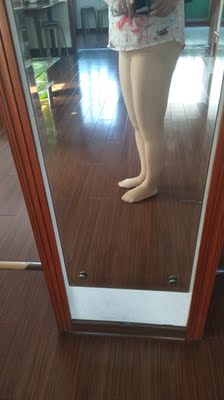 颜色好看,穿在身上真的好看!会推荐给朋友买的!就是我的腿太短了😉️😉️ 颜色好看,穿在身上真的好看!会推荐给朋友买的!就是我的腿太短了😉️😉️