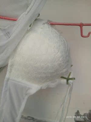 还可以，就是这个比平时买的要厚一些，白色的内衣都很好看的喜欢，就是内裤是网子那种，感觉不怎么好，其他的都还可以。