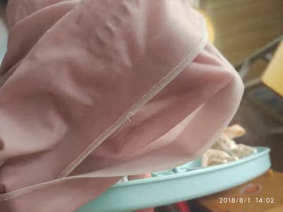 说实话我相信红豆的质量,但是这款真的不好,我才刚开始穿,我的一条裤腰抽丝了,一条烂了,虽然找客服赔了一点钱但是,真的不推荐这一款,我朋友买的其他的都没事。所以不要买这一款不要买不要买不要买!!!!! 说实话我相信红豆的质量,但是这款真的不好,我才刚开始穿,我的一条裤腰抽丝了,一条烂了,虽然找客服赔了一点钱但是,真的不推荐这一款,我朋友买的其他的都没事。所以不要买这一款不要买不要买不要买!!!!!