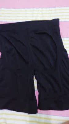 宝贝收到了，试穿了一下，很舒服，料子很柔软。