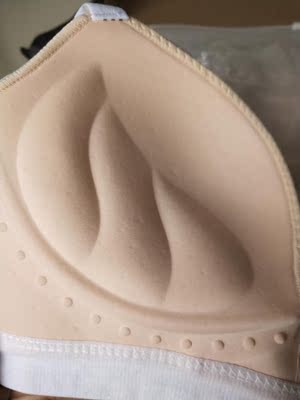 宝贝收到了，试穿了之后才来评价的，蕾丝摸起来很舒服，料子很好，还有透气小孔，穿起来很舒服，有聚拢效果，很满意的一次购物，以后还会再来的。