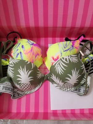 之前买了两件，真的是超级喜欢超级舒服，不空杯也不勒，后来看到搞活动又送pink包，所以就又买了，结果没有了包送完了😭，本来想退了的，可是奈何真的是太喜欢穿着太舒服了，所以就又留下了，。希望下次有活动可以抢到吧，还有客服daisy服务真的是超级耐心超级详细，