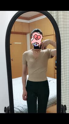 好看，修身质量也好，做工不错，很有女人味，准备再买一件同款白色的