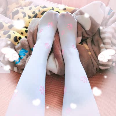 粉粉的猫爪爪，科科🐷🐷🐷🐷