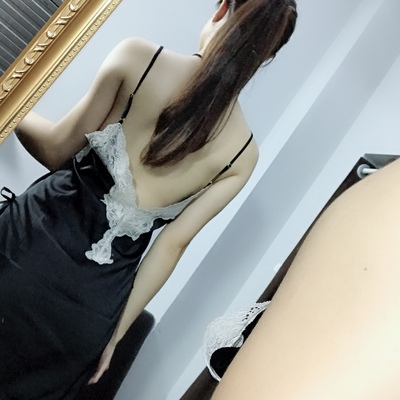 买了那么多天，这个料子非常有弹性！穿起来真的很舒服丝滑！我自己非常喜欢