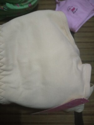 快递很快，前面的不是一块棉，薄薄的棉，应该挺透气的，下面图片当参考，物美廉价，小孩挺喜欢的